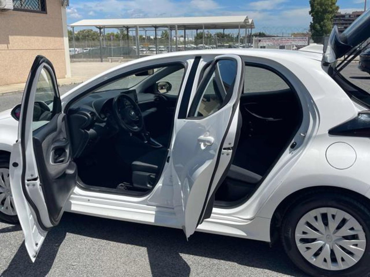 Toyota Yaris 1.5 Hybrid 5 porte Energy (10)