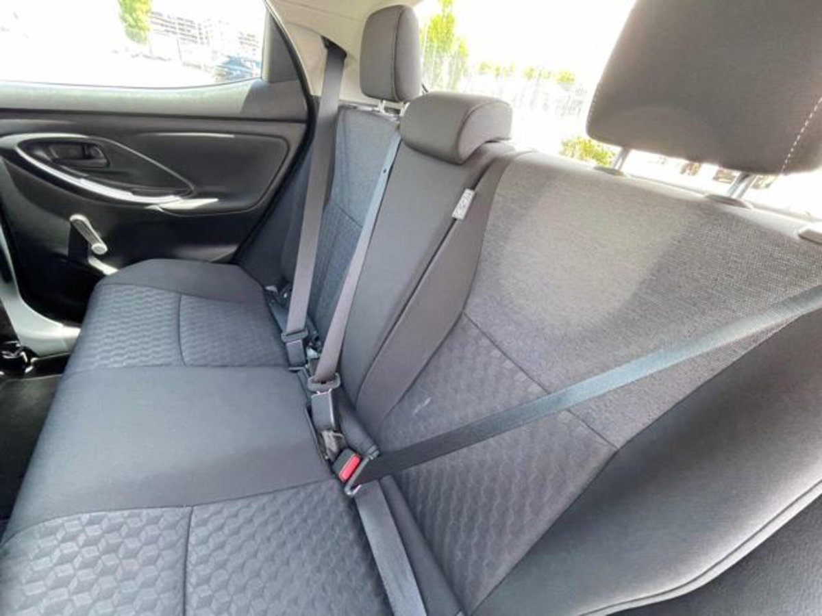 Toyota Yaris 1.5 Hybrid 5 porte Energy (8)