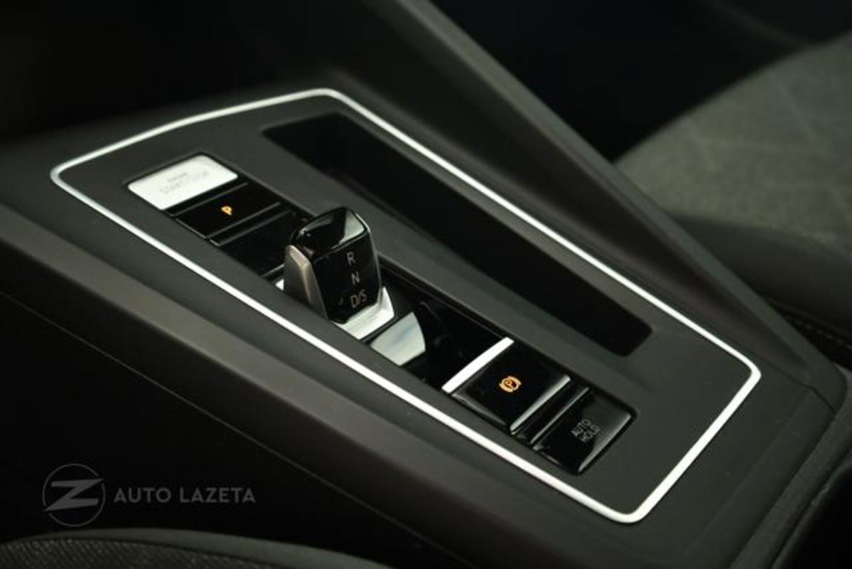 Volkswagen Golf Variant 1.0 eTSI EVO DSG Life (8)