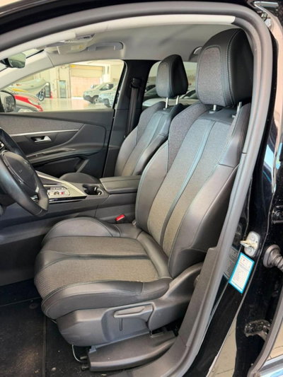 Peugeot 3008 Hybrid 225 e-EAT8 Allure Pack (11)