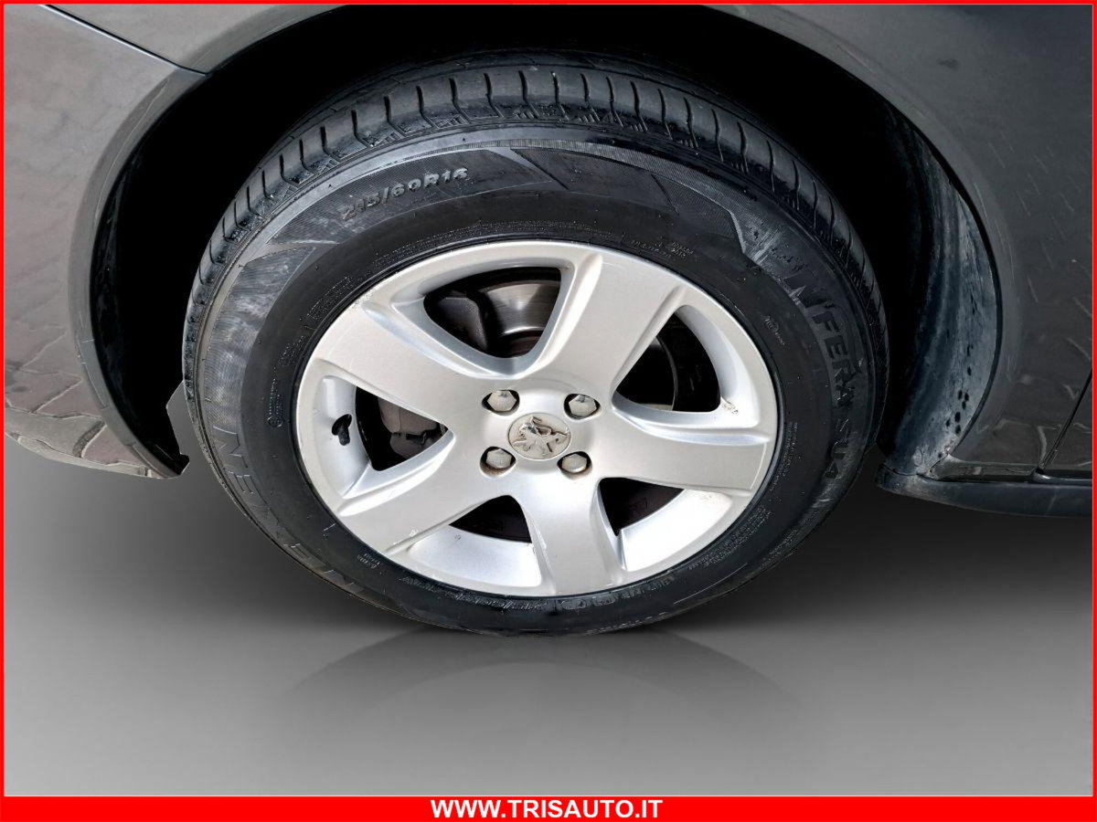 Peugeot 3008 1.6 HDi 110CV Business (17)