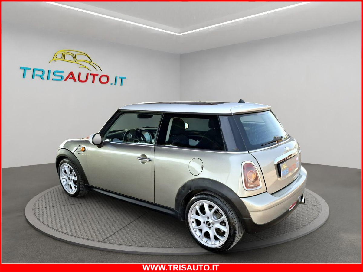 MINI Mini 1.6 16V Cooper (2)