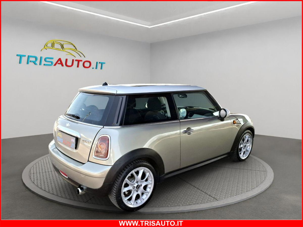 MINI Mini 1.6 16V Cooper (4)