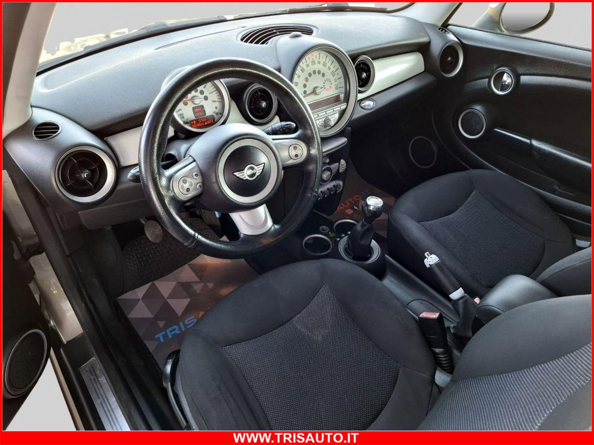 MINI Mini 1.6 16V Cooper (5)