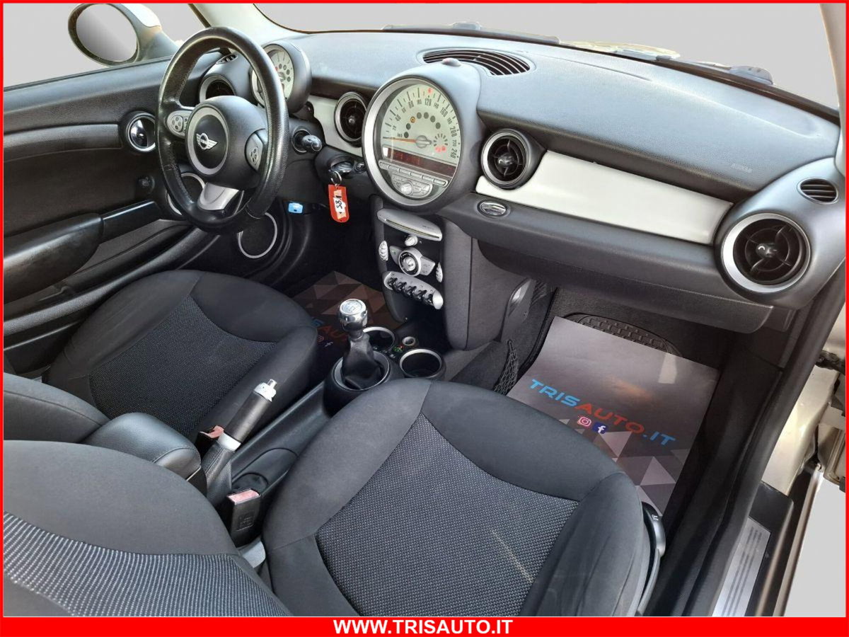 MINI Mini 1.6 16V Cooper (6)