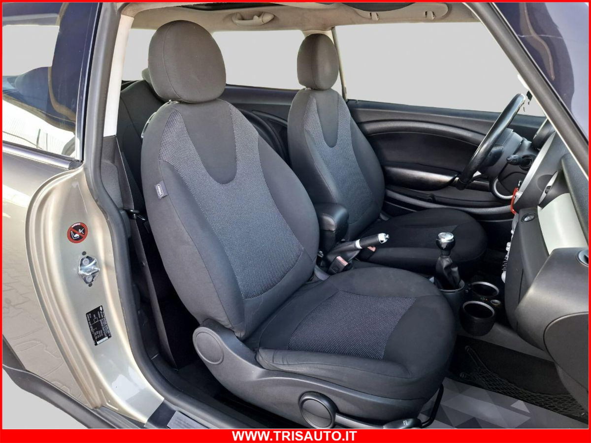 MINI Mini 1.6 16V Cooper (7)
