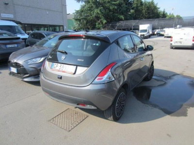 Lancia Ypsilon 1.0 FireFly 5 porte S&S Hybrid Gold Plus (2)
