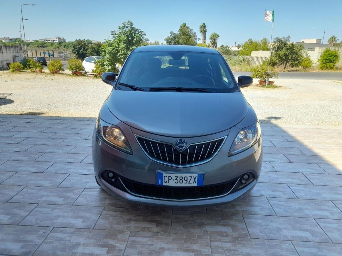 Lancia Ypsilon 1.0 FireFly 5 porte S&S Hybrid Gold Plus (4)