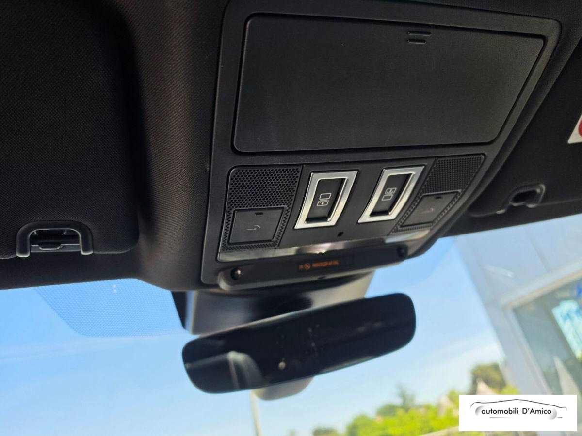 Land Rover Discovery 3.0 SDV6 306 CV HSE Luxury (13)
