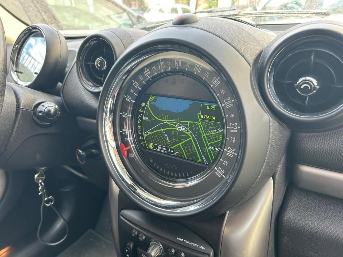 MINI Mini Countryman 2.0 Cooper D Business Countryman (9)