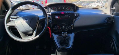 Lancia Ypsilon 1.2 69 CV 5 porte GPL Ecochic Gold (13)