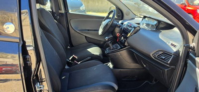 Lancia Ypsilon 1.2 69 CV 5 porte GPL Ecochic Gold (17)