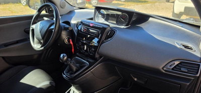 Lancia Ypsilon 1.2 69 CV 5 porte GPL Ecochic Gold (18)
