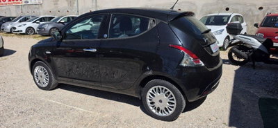 Lancia Ypsilon 1.2 69 CV 5 porte GPL Ecochic Gold (4)