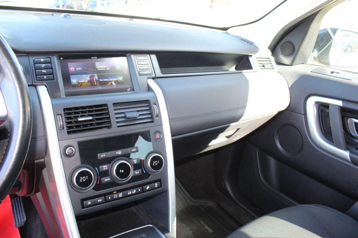 Land Rover Discovery Sport 2.0 TD4 150 CV HSE (11)