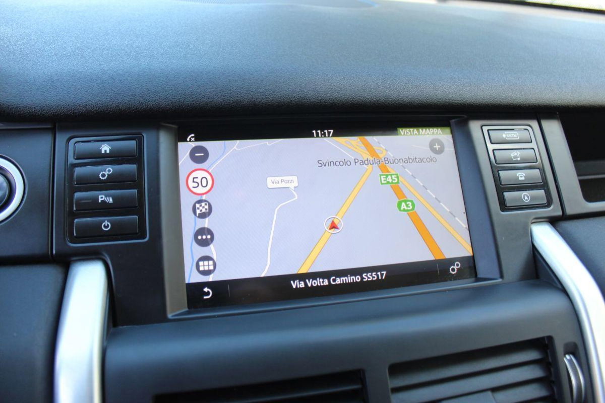 Land Rover Discovery Sport 2.0 TD4 150 CV HSE (14)