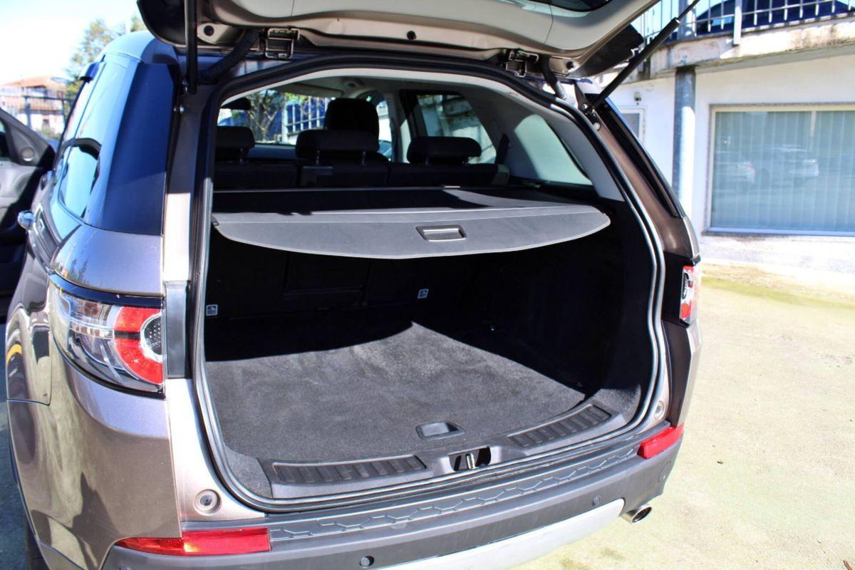 Land Rover Discovery Sport 2.0 TD4 150 CV HSE (19)