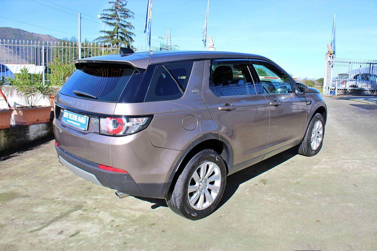 Land Rover Discovery Sport 2.0 TD4 150 CV HSE (5)