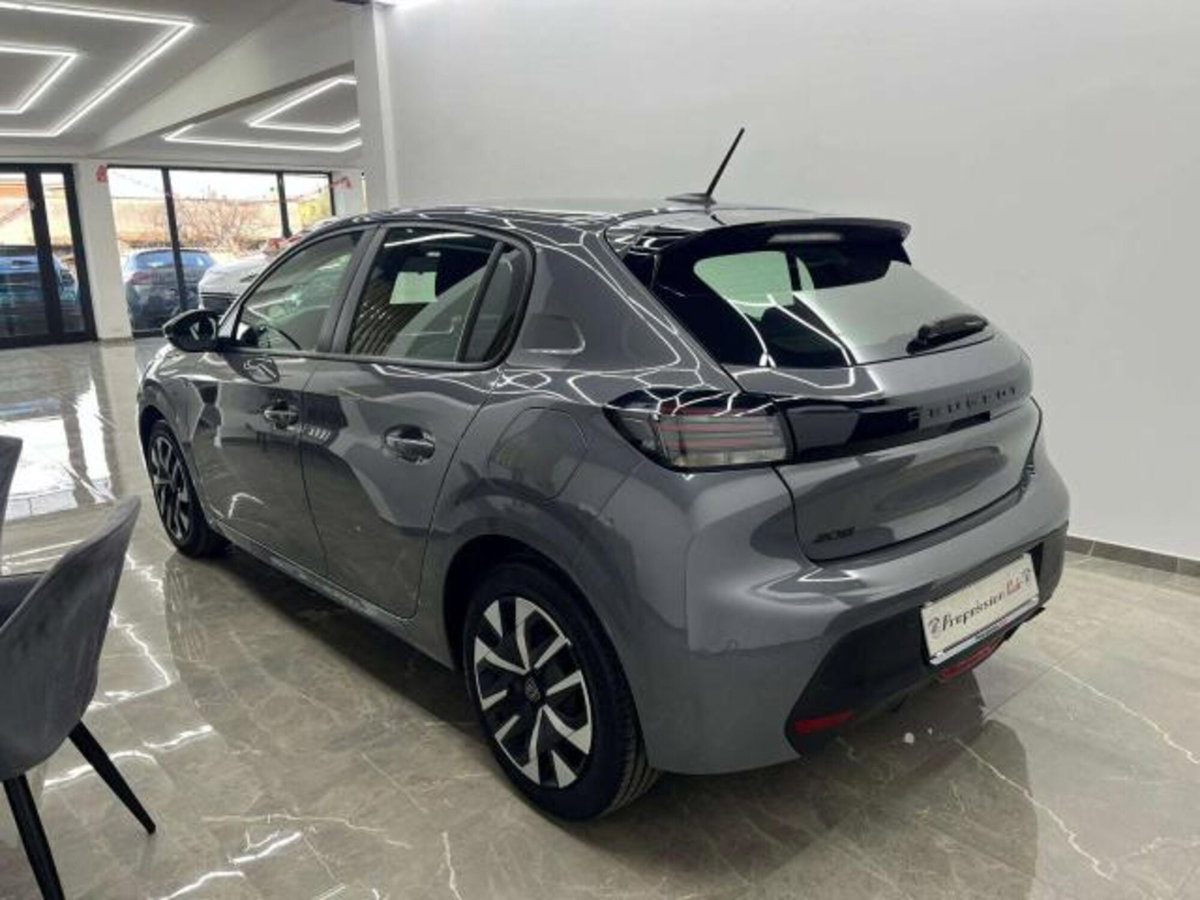 Peugeot 208 1.2 turbo Allure 100cv (9)