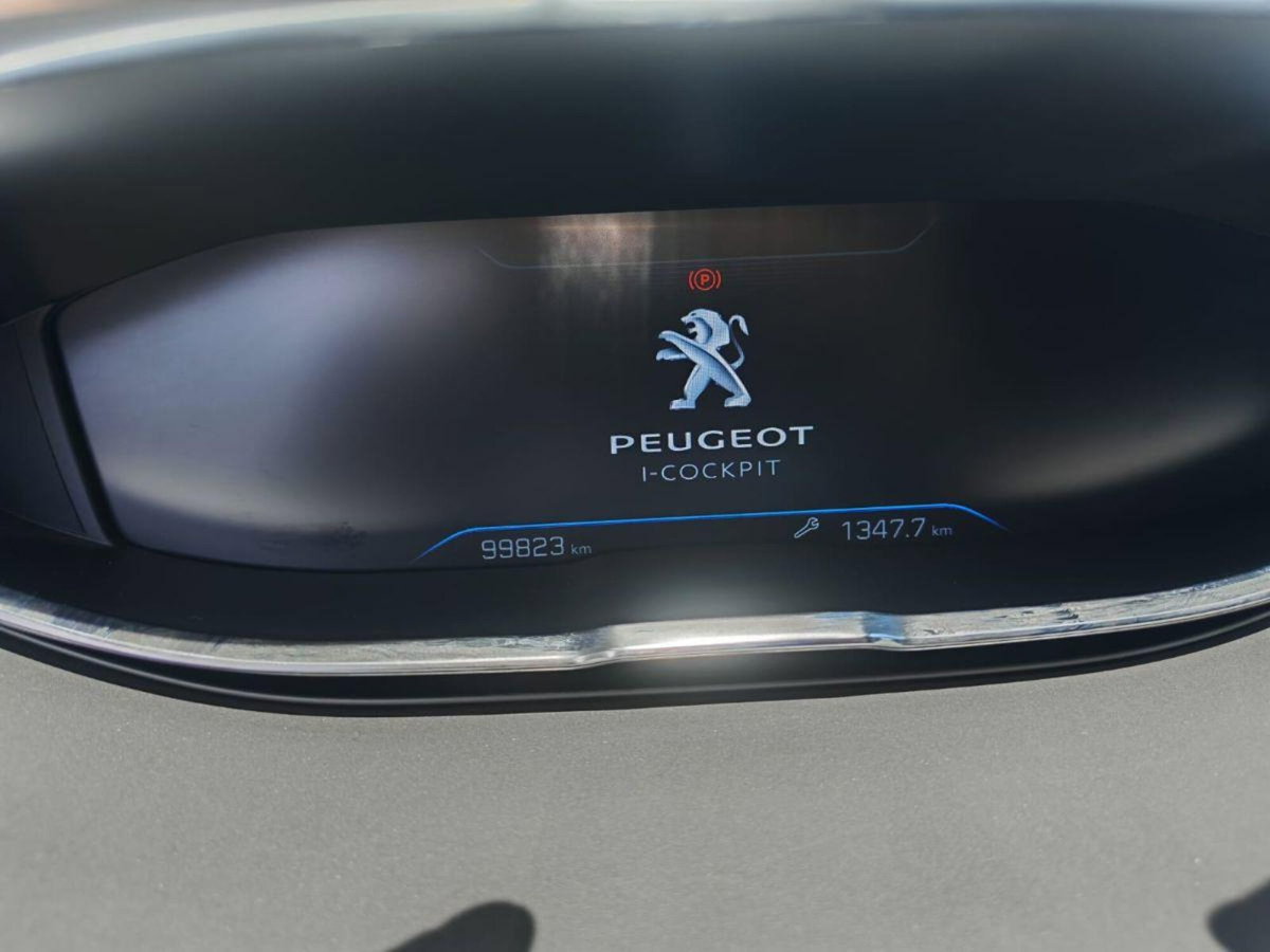 Peugeot 3008 BlueHDi 130 S&S EAT8 GT Line (10)