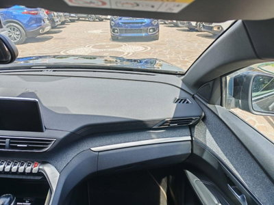Peugeot 3008 BlueHDi 130 S&S EAT8 GT Line (13)
