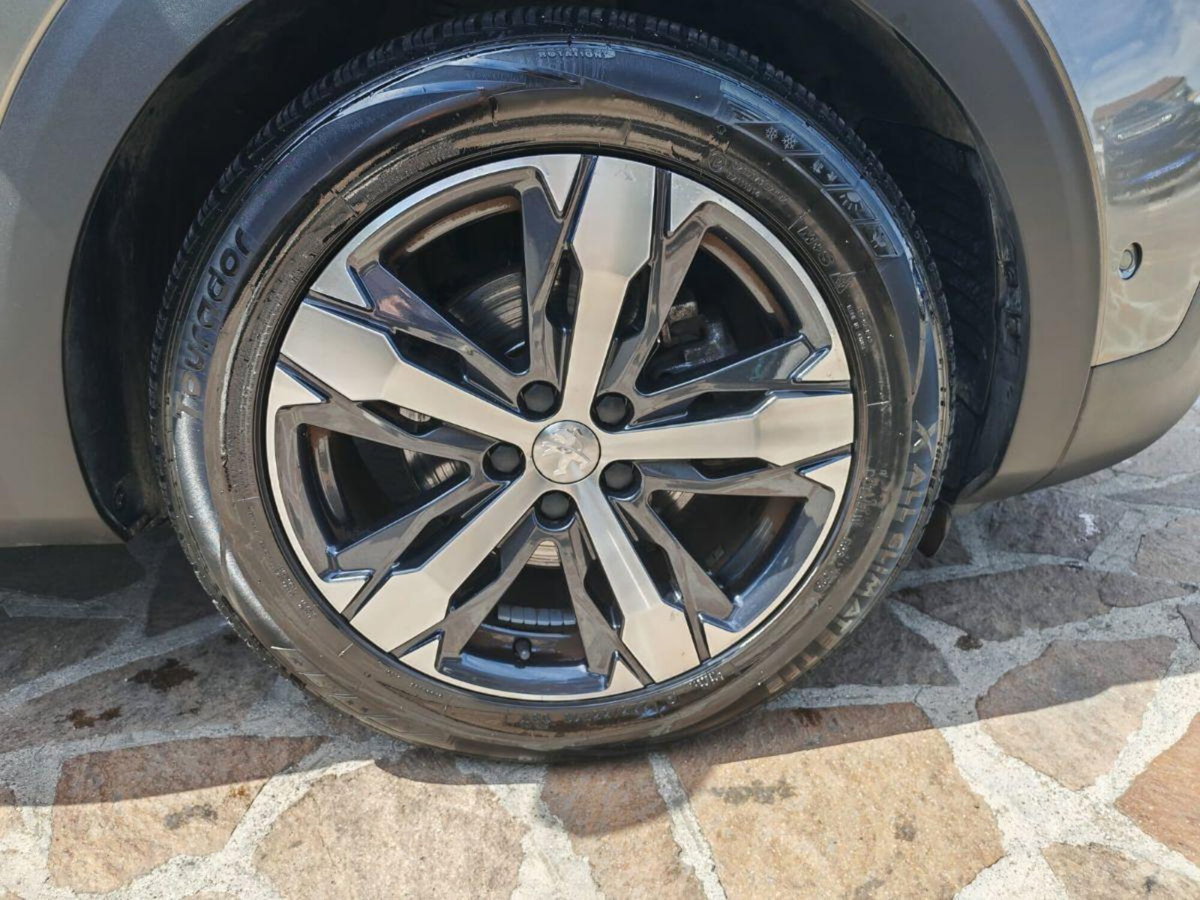 Peugeot 3008 BlueHDi 130 S&S EAT8 GT Line (16)