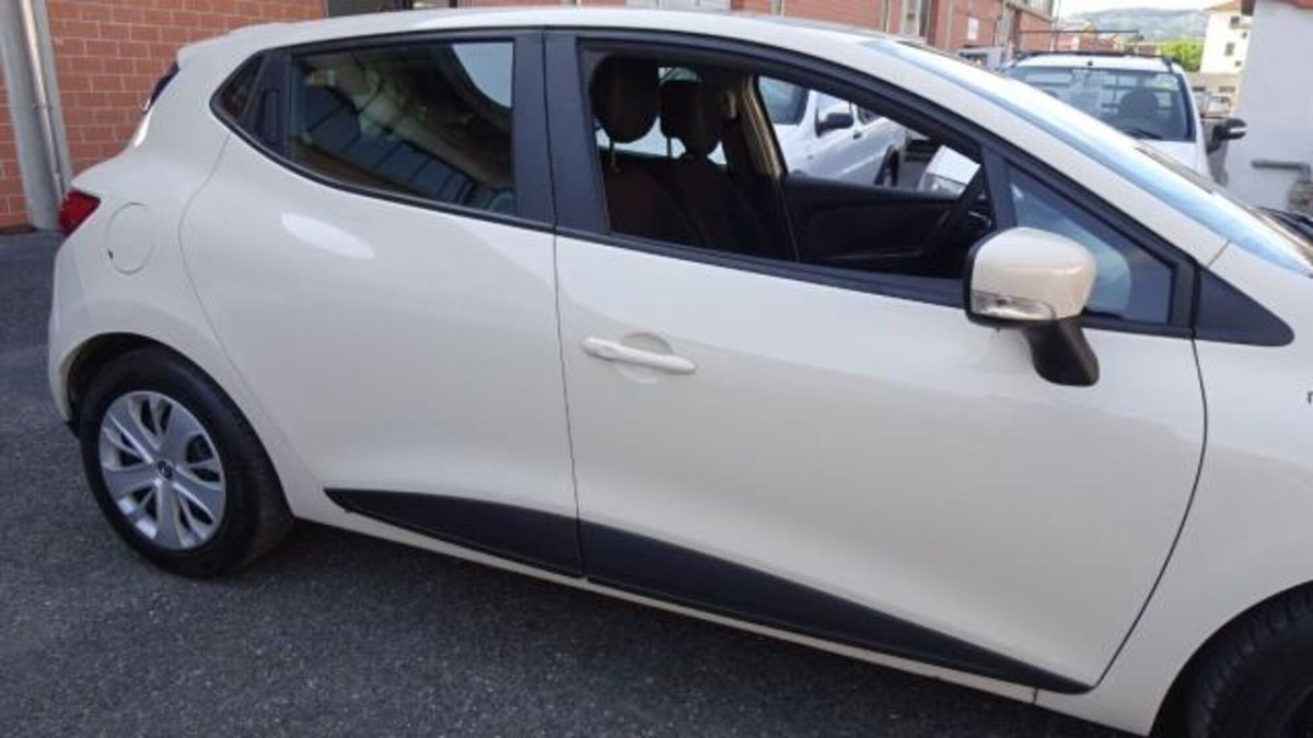 Renault Clio 1.5 dCi 75CV 5 porte Confort (10)