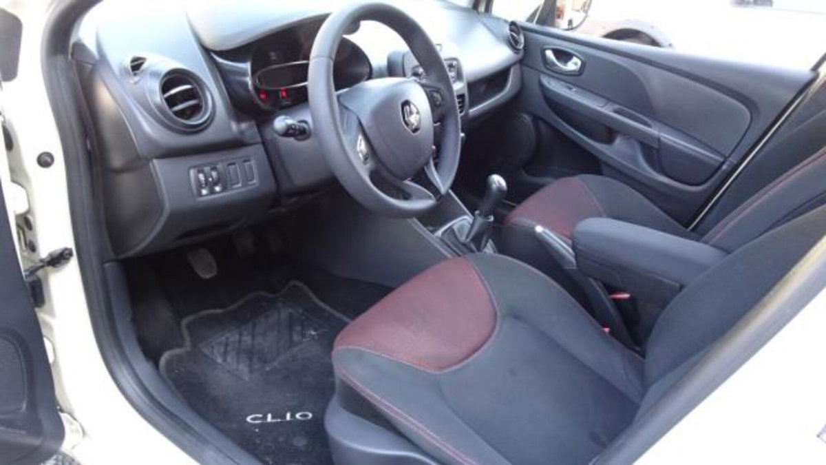 Renault Clio 1.5 dCi 75CV 5 porte Confort (13)