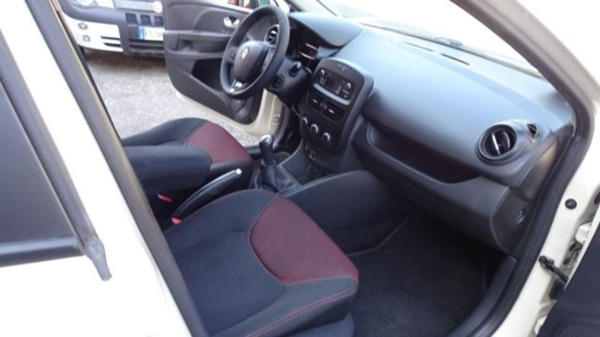 Renault Clio 1.5 dCi 75CV 5 porte Confort (16)