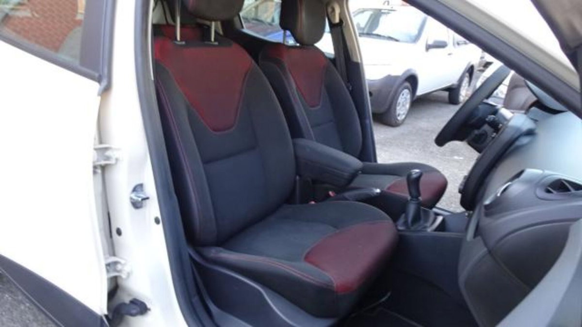 Renault Clio 1.5 dCi 75CV 5 porte Confort (17)