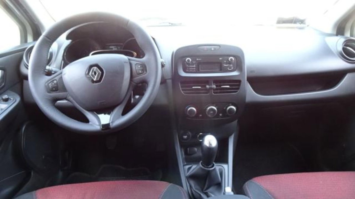 Renault Clio 1.5 dCi 75CV 5 porte Confort (18)