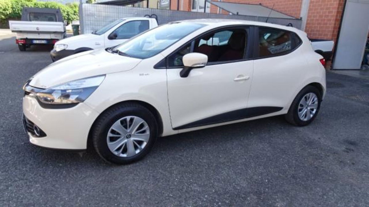 Renault Clio 1.5 dCi 75CV 5 porte Confort (4)