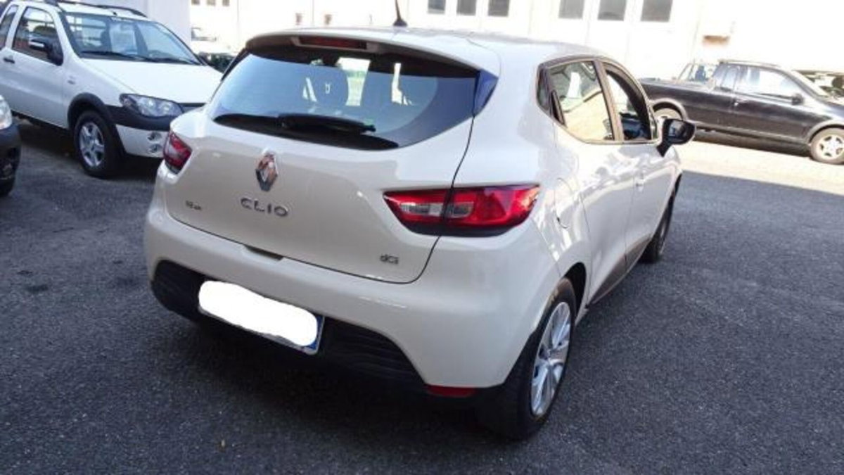 Renault Clio 1.5 dCi 75CV 5 porte Confort (9)
