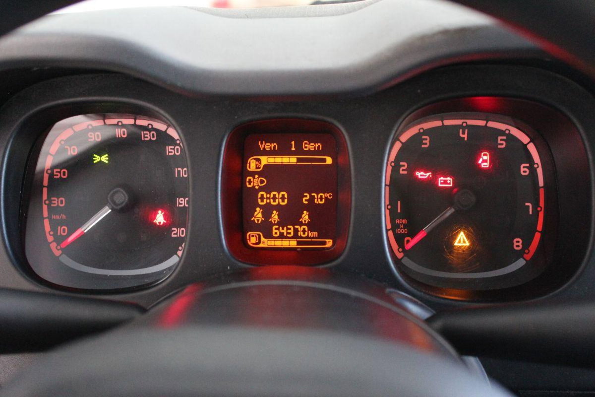 Fiat Panda 1.0 FireFly S&S Hybrid City Cross (10)