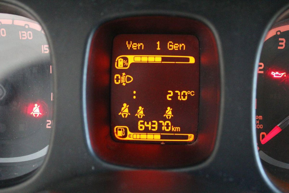 Fiat Panda 1.0 FireFly S&S Hybrid City Cross (11)