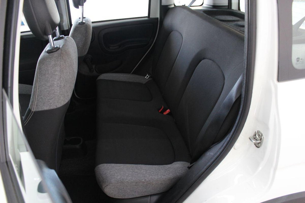Fiat Panda 1.0 FireFly S&S Hybrid City Cross (13)