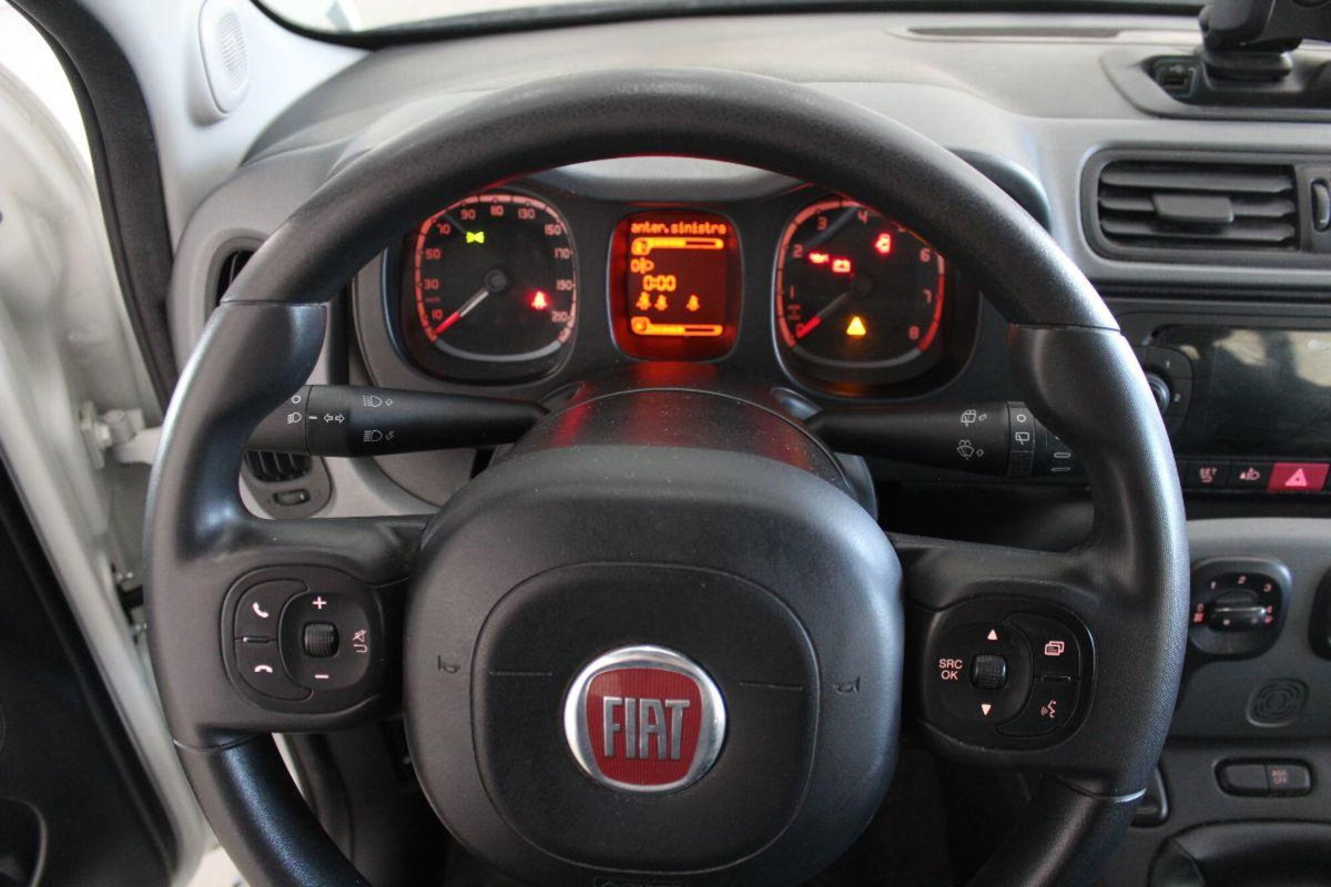 Fiat Panda 1.0 FireFly S&S Hybrid City Cross (8)