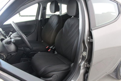 Lancia Ypsilon 1.0 FireFly 5 porte S&S Hybrid Gold Plus (11)
