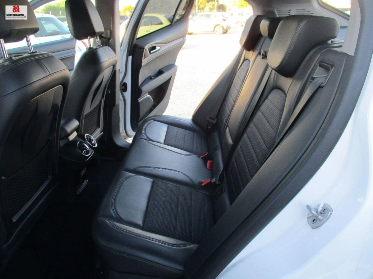 Alfa Romeo Stelvio Stelvio 2.2 Turbodiesel 210 CV AT8 Q4 GT Junior (16)