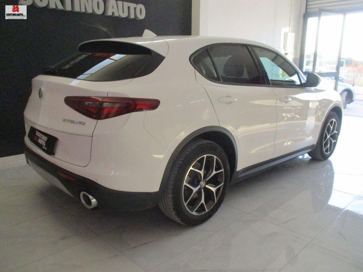 Alfa Romeo Stelvio Stelvio 2.2 Turbodiesel 210 CV AT8 Q4 GT Junior (2)