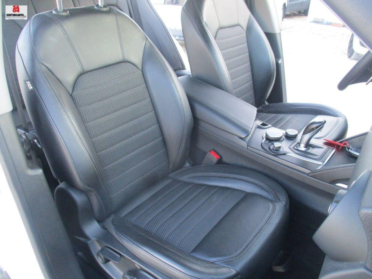 Alfa Romeo Stelvio Stelvio 2.2 Turbodiesel 210 CV AT8 Q4 GT Junior (20)