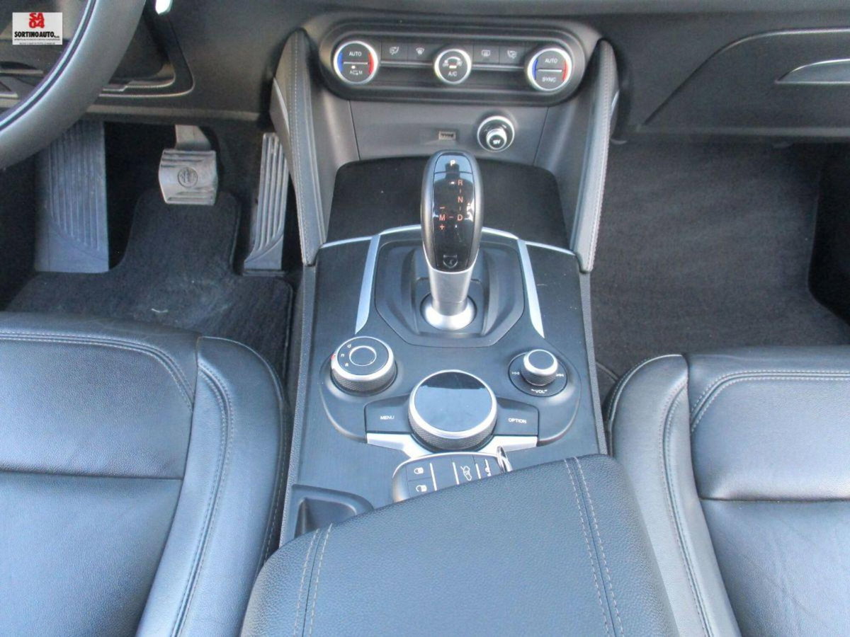 Alfa Romeo Stelvio Stelvio 2.2 Turbodiesel 180 CV AT8 RWD Business (13)