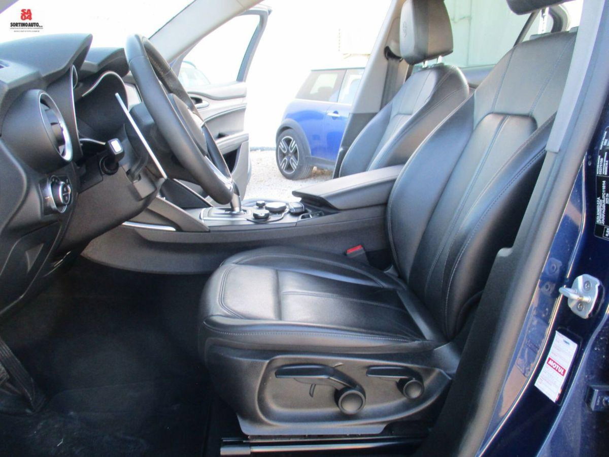 Alfa Romeo Stelvio Stelvio 2.2 Turbodiesel 180 CV AT8 RWD Business (15)