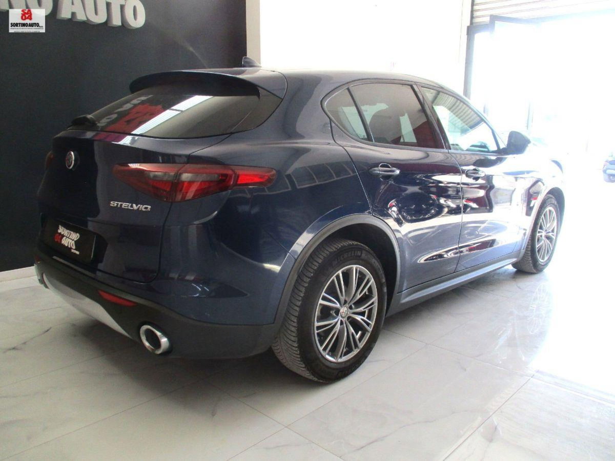 Alfa Romeo Stelvio Stelvio 2.2 Turbodiesel 180 CV AT8 RWD Business (2)