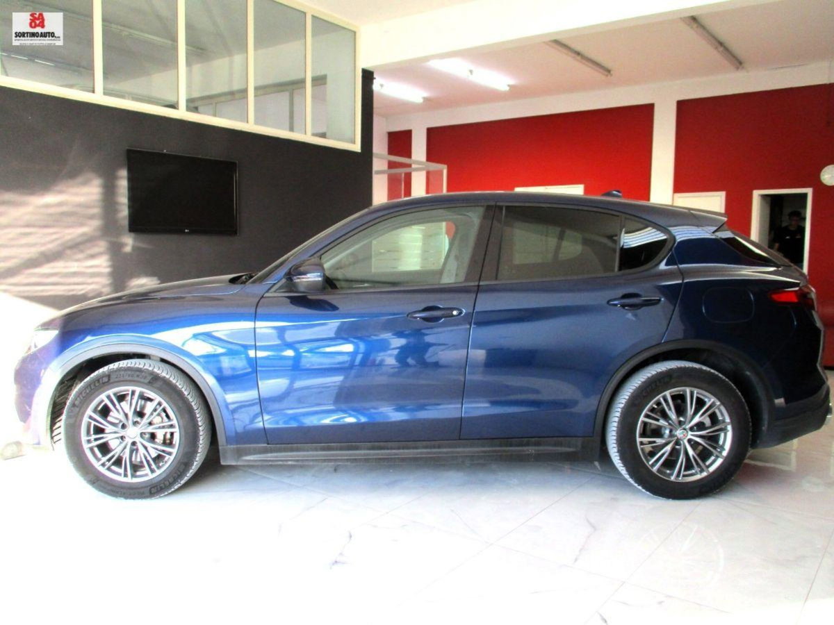 Alfa Romeo Stelvio Stelvio 2.2 Turbodiesel 180 CV AT8 RWD Business (3)
