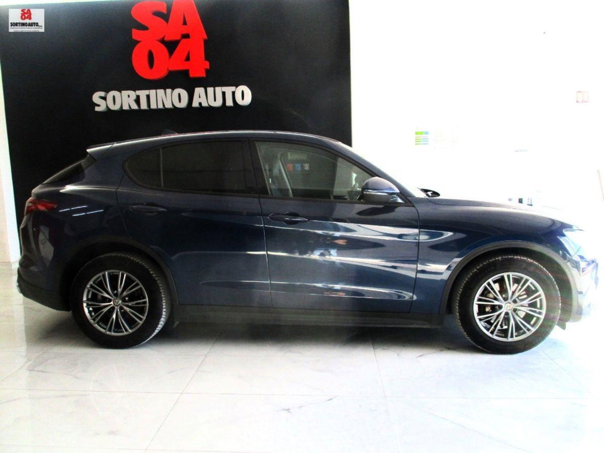 Alfa Romeo Stelvio Stelvio 2.2 Turbodiesel 180 CV AT8 RWD Business (4)