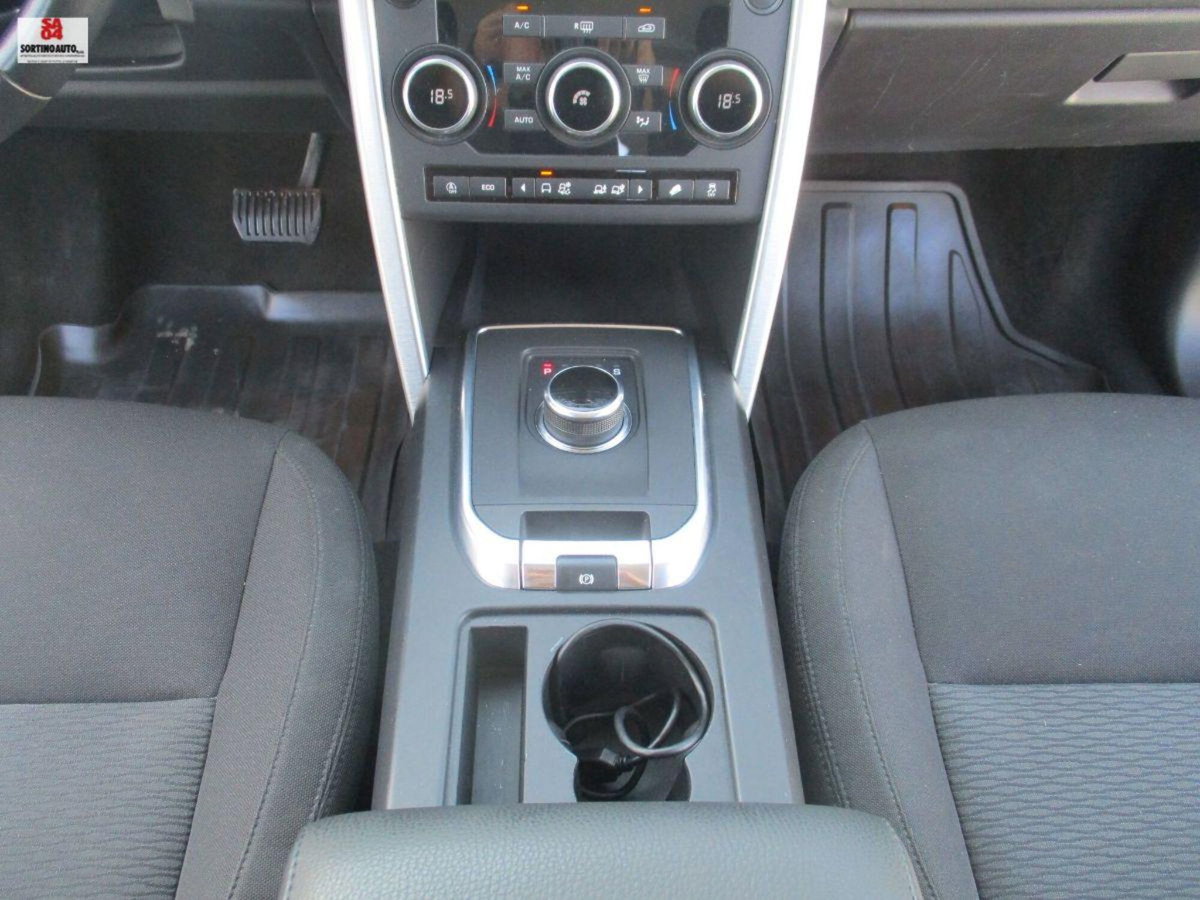 Land Rover Discovery Sport 2.0 TD4 150 CV Pure (13)