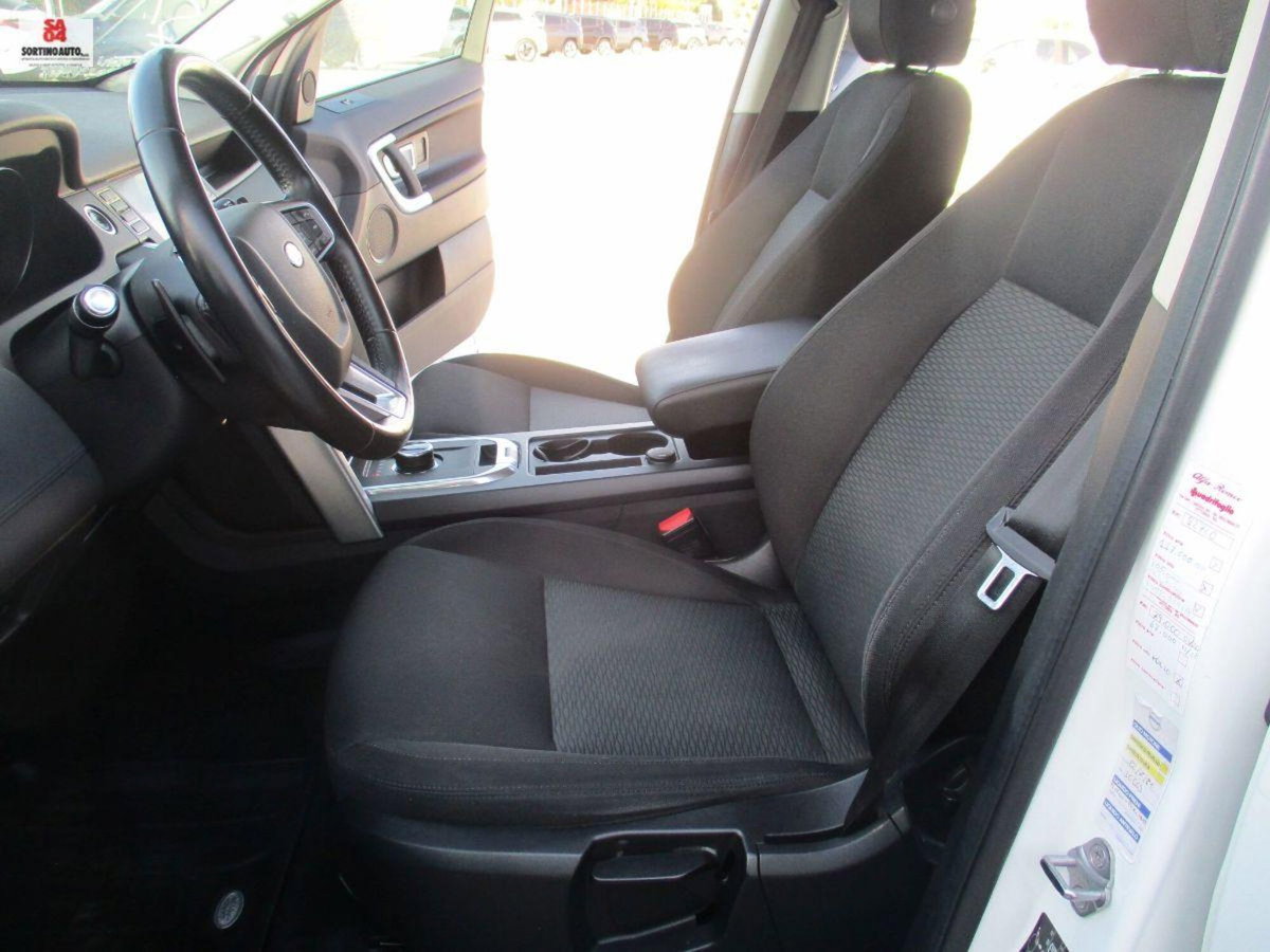 Land Rover Discovery Sport 2.0 TD4 150 CV Pure (14)