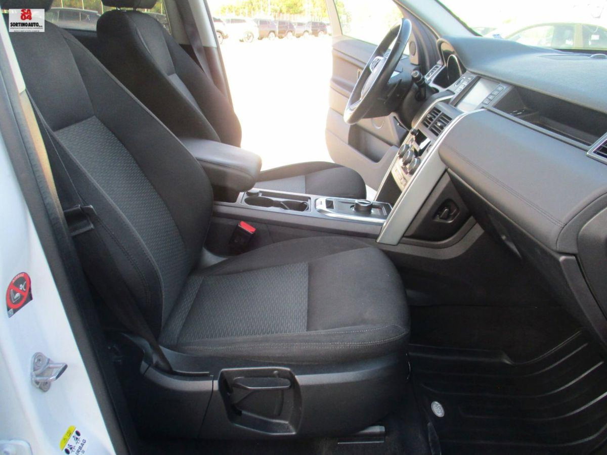 Land Rover Discovery Sport 2.0 TD4 150 CV Pure (19)
