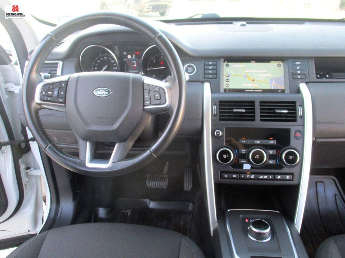Land Rover Discovery Sport 2.0 TD4 150 CV Pure (9)